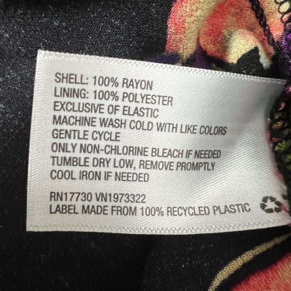 Xhilaration High Waisted Floral V-Neck Short Sleeve Dress Juniors Large Pullover - Picture 11 of 12